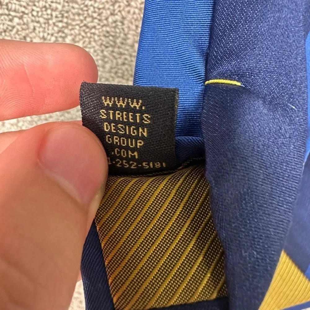 Baci Italy Mens Silk Necktie Blue Two Tone Vertical Stripe Hand Made Italy 58in